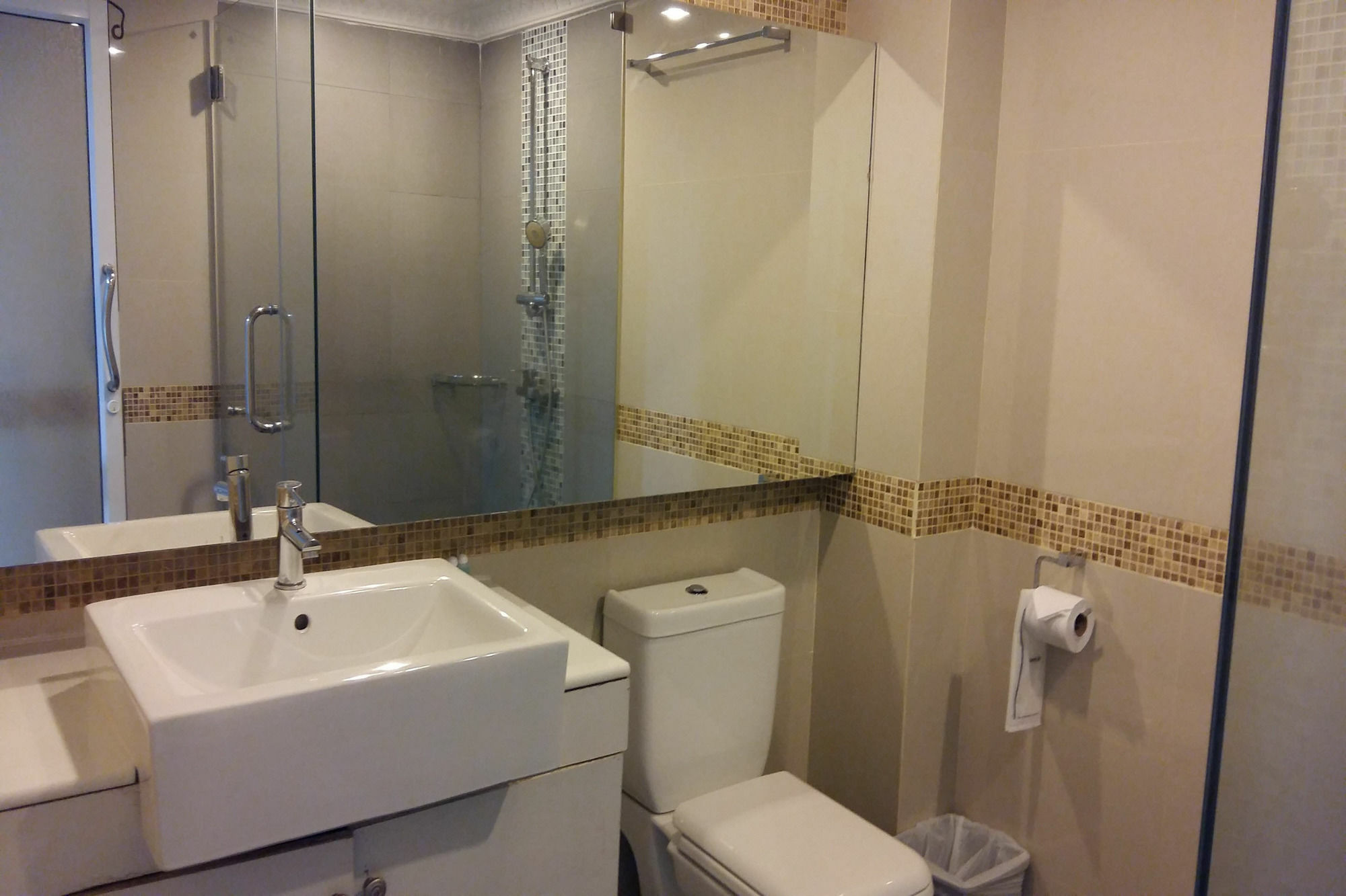 Pattaya International Lodge Екстер'єр фото
