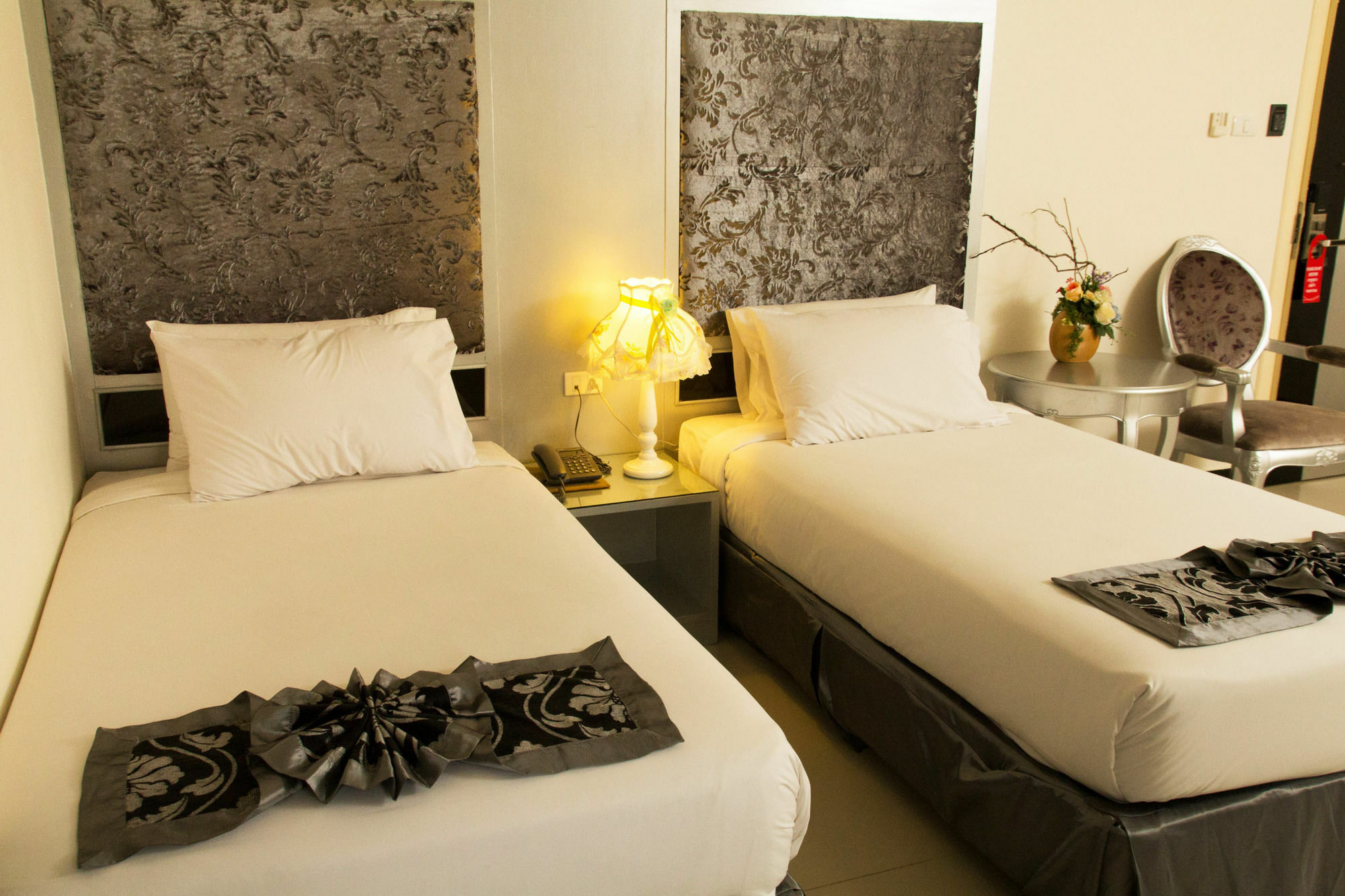 Pattaya International Lodge Екстер'єр фото